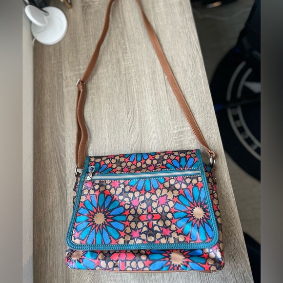 RELIC Vibrant Floral Crossbody Bag - Picture 1 of 16